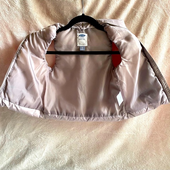 OLD NAVY FROST FREE VEST - Picture 3 of 7